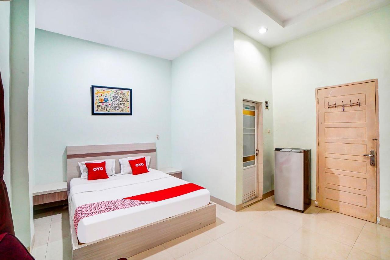 Oyo 91170 Ayahanda Residence Медан Екстер'єр фото